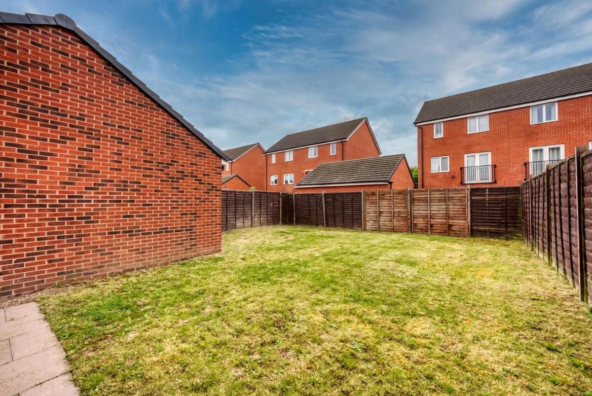 Woodscape - Spacious 4 Bed Work Accommodation, Contractors & Professionals, Driveway Parking, Fast Wifi, Close To Centre