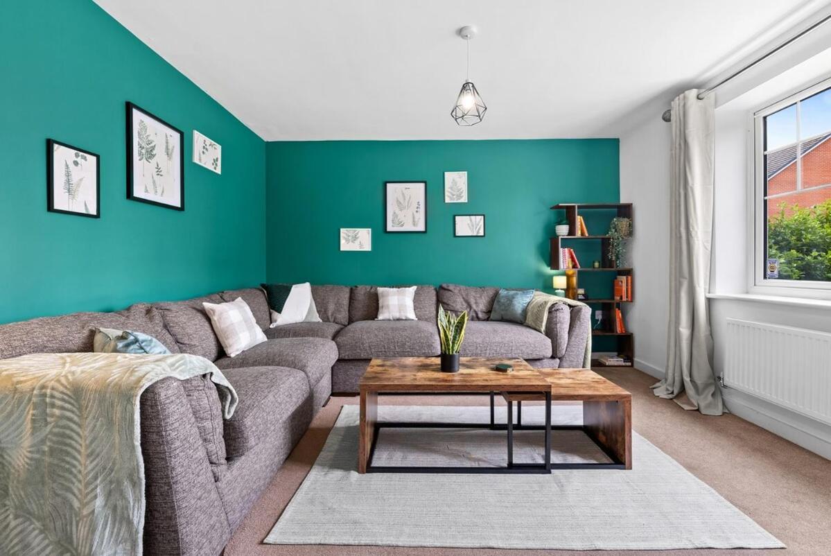 Woodscape - Spacious 4 Bed Work Accommodation, Contractors & Professionals, Driveway Parking, Fast Wifi, Close To Centre Apartment