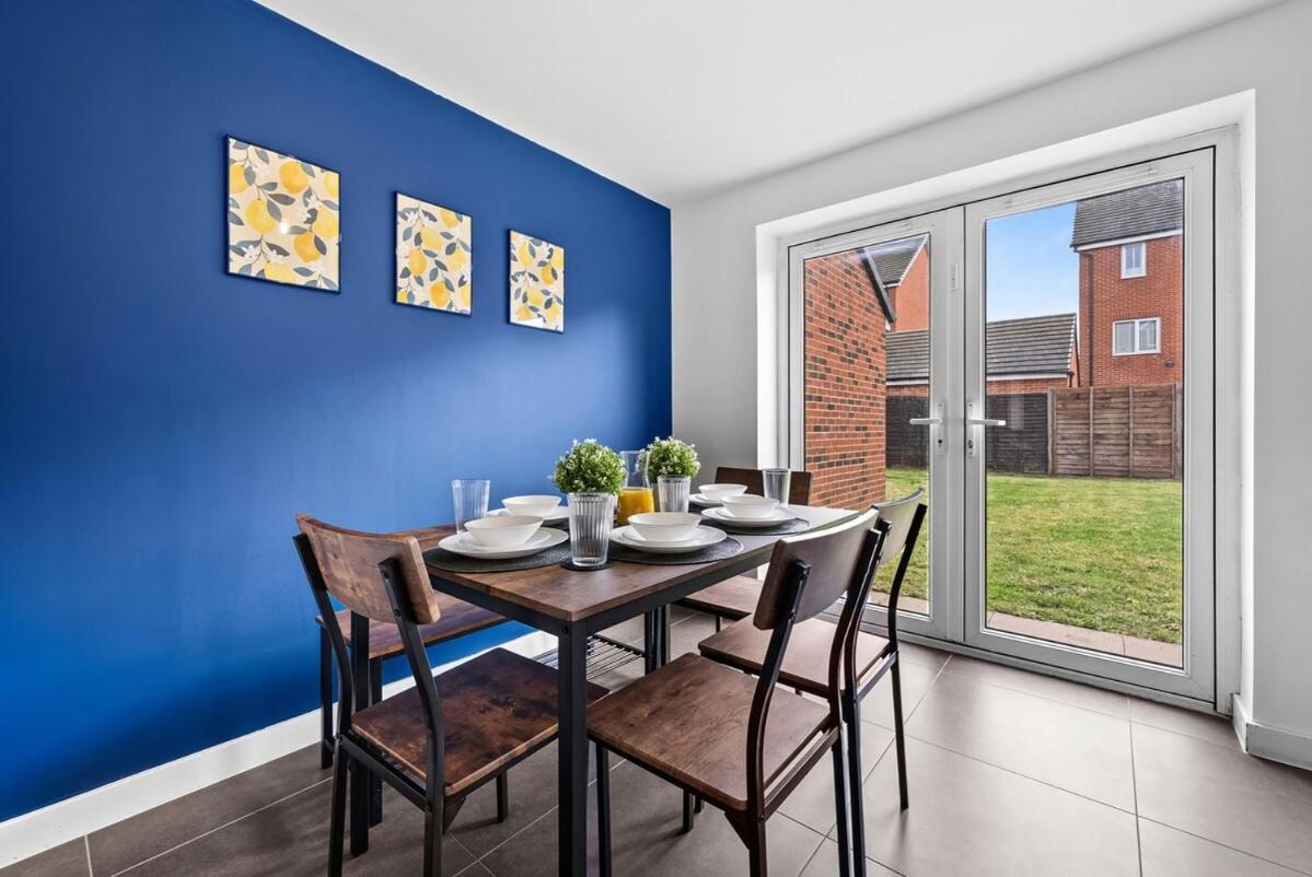 Woodscape - Spacious 4 Bed Work Accommodation, Contractors & Professionals, Driveway Parking, Fast Wifi, Close To Centre